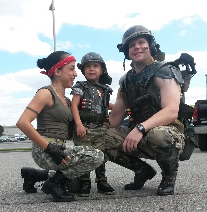 Family Costume Colonial Marines and an Alien RPF Costume and