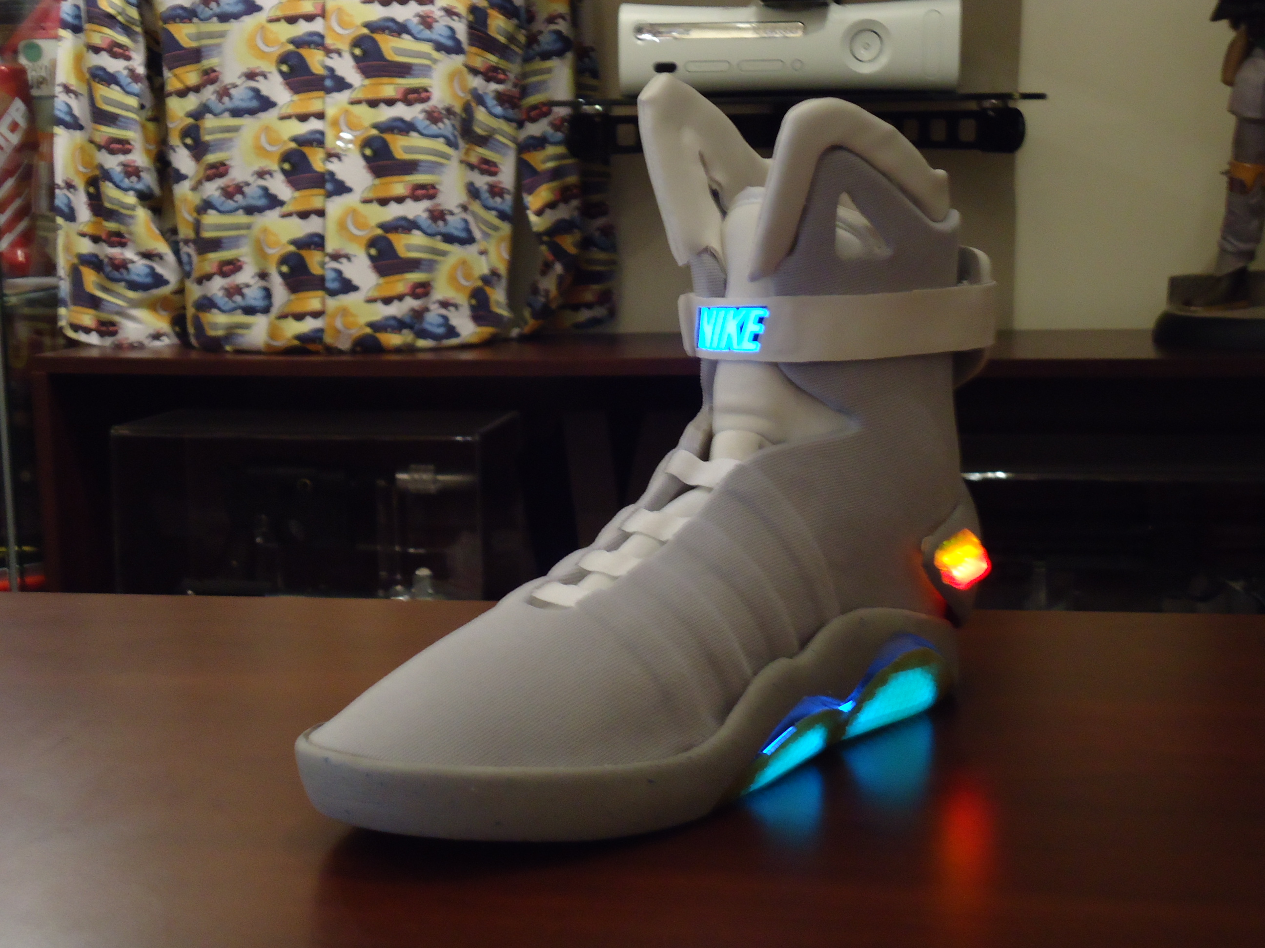FINISHED (see pg 21) WIP - BTTF - Nike Air Mag | RPF Costume and Prop Maker  Community