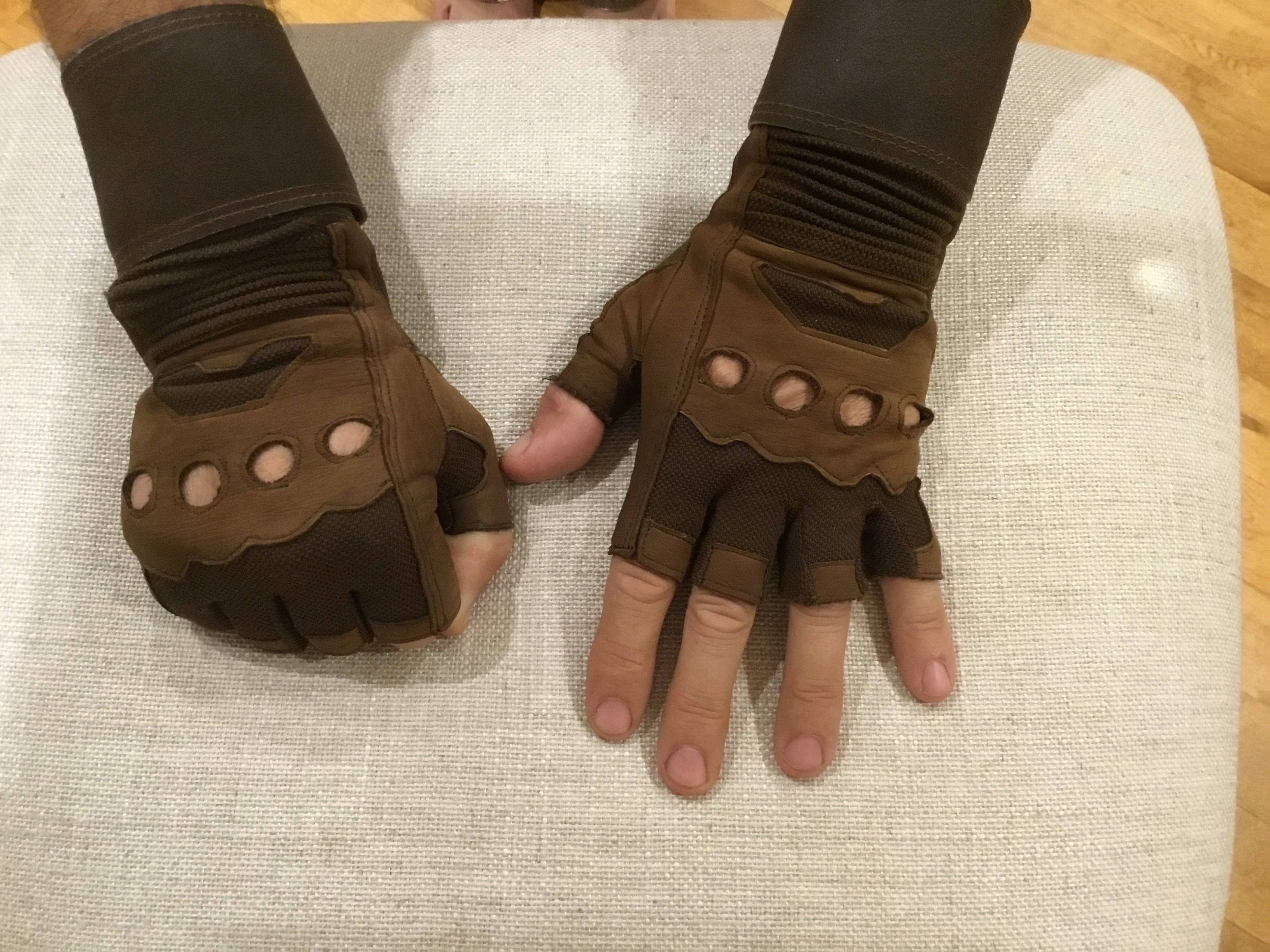 Captain America CW Gloves from Real Illusion Creation comparison | RPF  Costume and Prop Maker Community