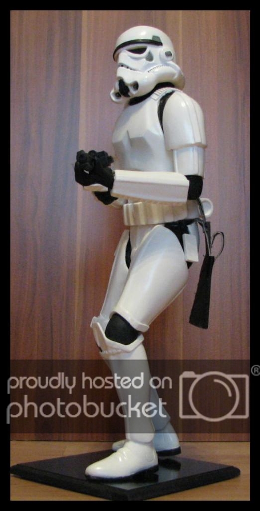 JudgeDreddStormtrooperstatue1308.jpg