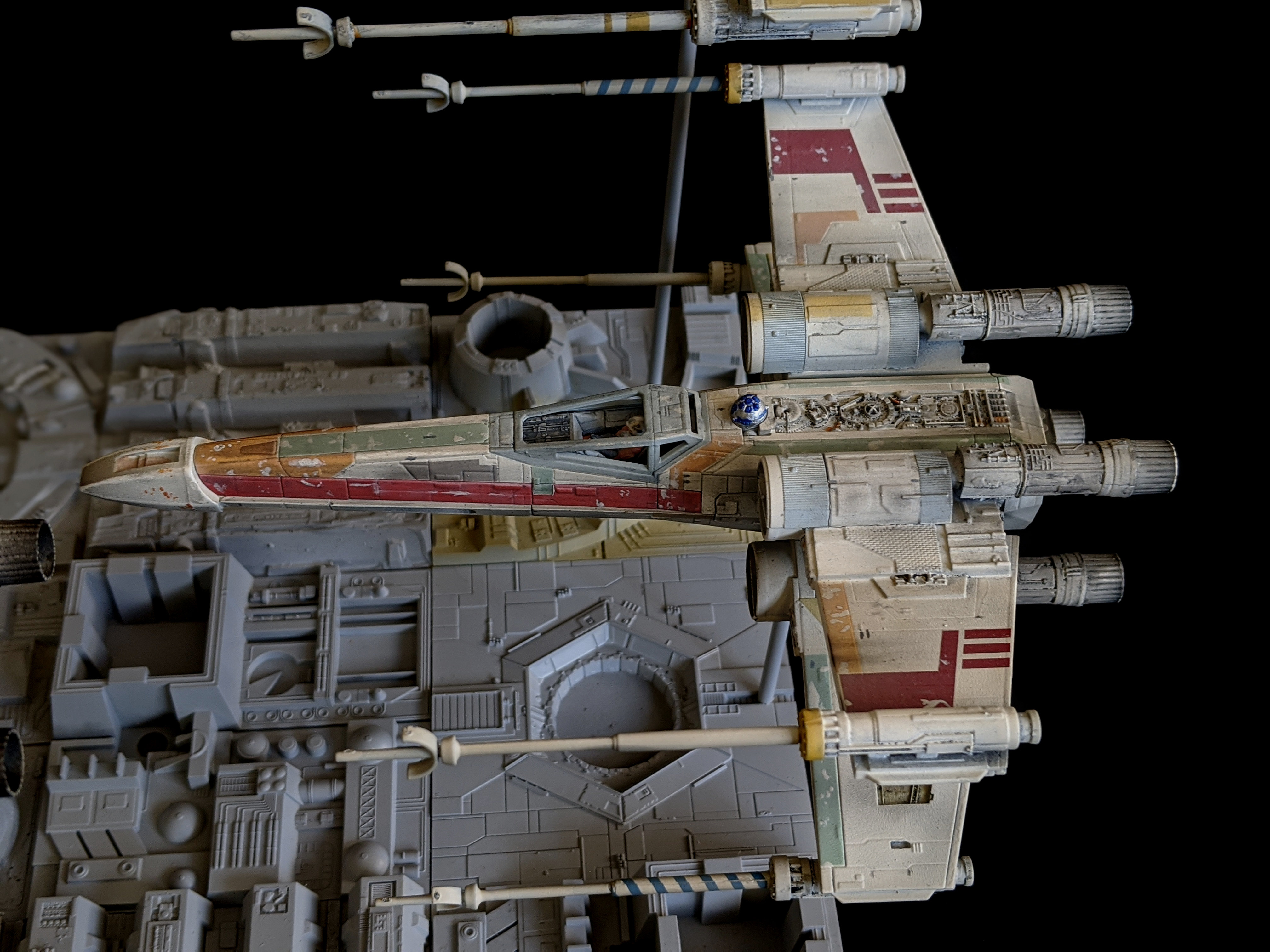 MMM_ANDREADAKIS_BANDAI_1-72_ANH_X-WING_SQUADRON_005.jpg