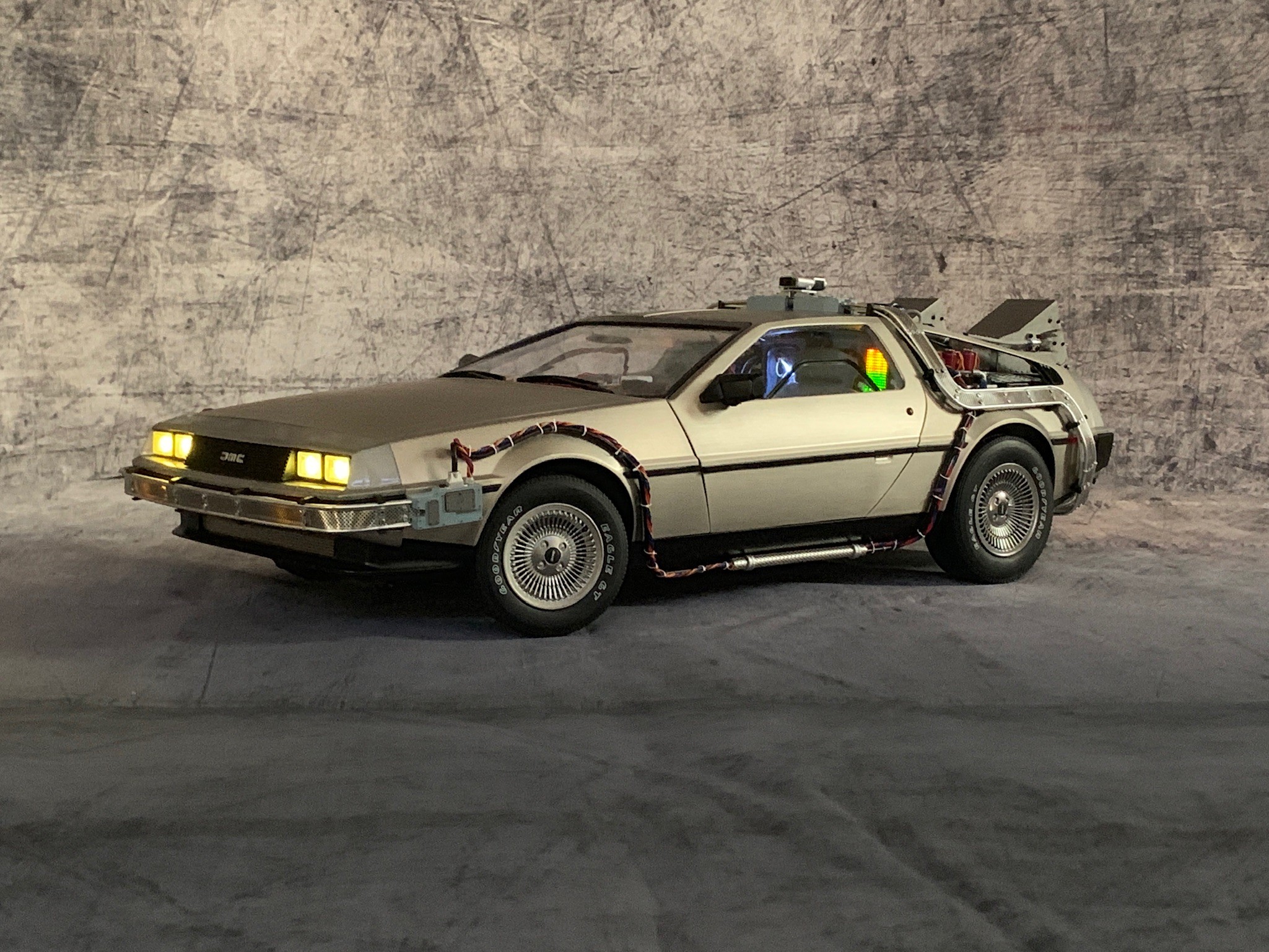 Completed Eaglemoss 1:8 Scale DeLorean Time Machine | RPF Costume and Prop  Maker Community
