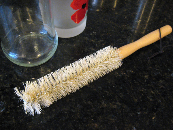 Wooden_handle_bottle_brush_1.jpg