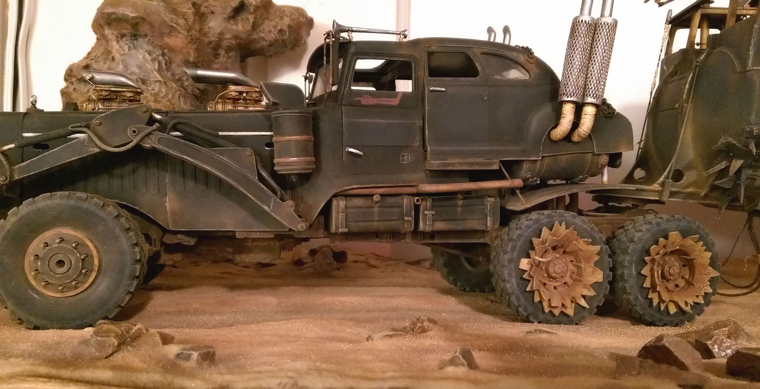 Mad Max Fury Road - The War Rig - 1/25 Scale Kit Bash Build | RPF Costume  and Prop Maker Community