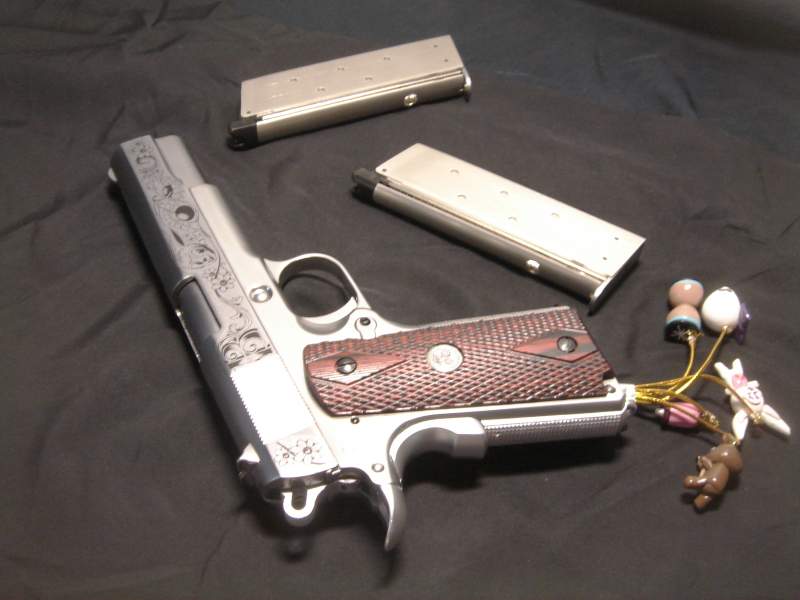 Babydoll WE Colt 1911 - Complete with charms (3)