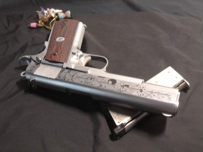 Babydoll WE Colt 1911 - Complete with charms (5)