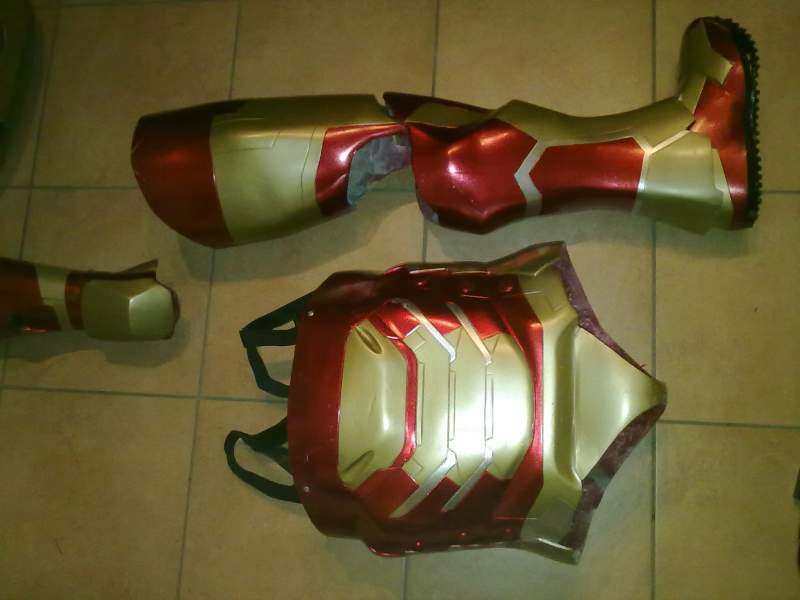 mark 8 real armor cosplay  iron man made dany bao 2012 venice it face book profile dany bao (15)