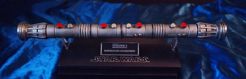 Star Wars - Darth Maul "Battle Weathered" Lightsaber (by Roman's Empire) Pic 1