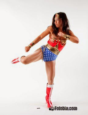 WonderWomanKick